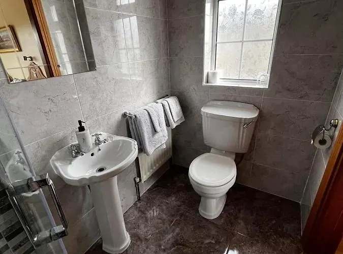 Jordan's Drum Haven B&b, לינה וארוחת בוקר נוק